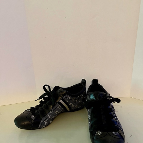 Louis Vuitton Black and Gray Women's Sneakers - Picture 14 of 15